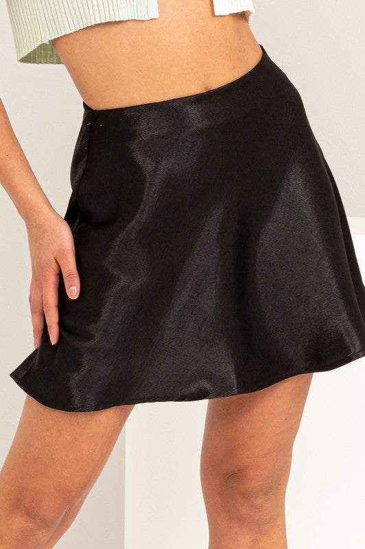 NEVER OUTDATED SKATER MINI SKIRT